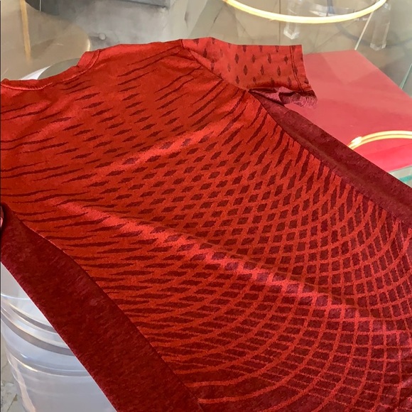 Nike Dri-Fit Workout/Running Shirt sz Small - Picture 8 of 8